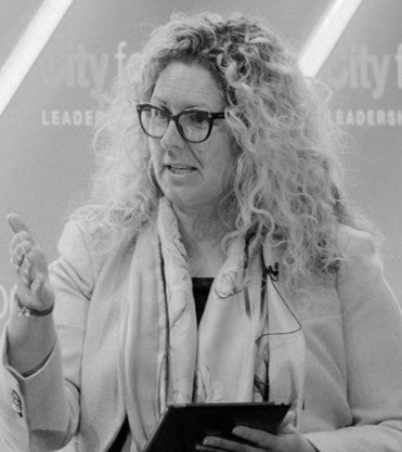 Dr. Nicola Mcclough